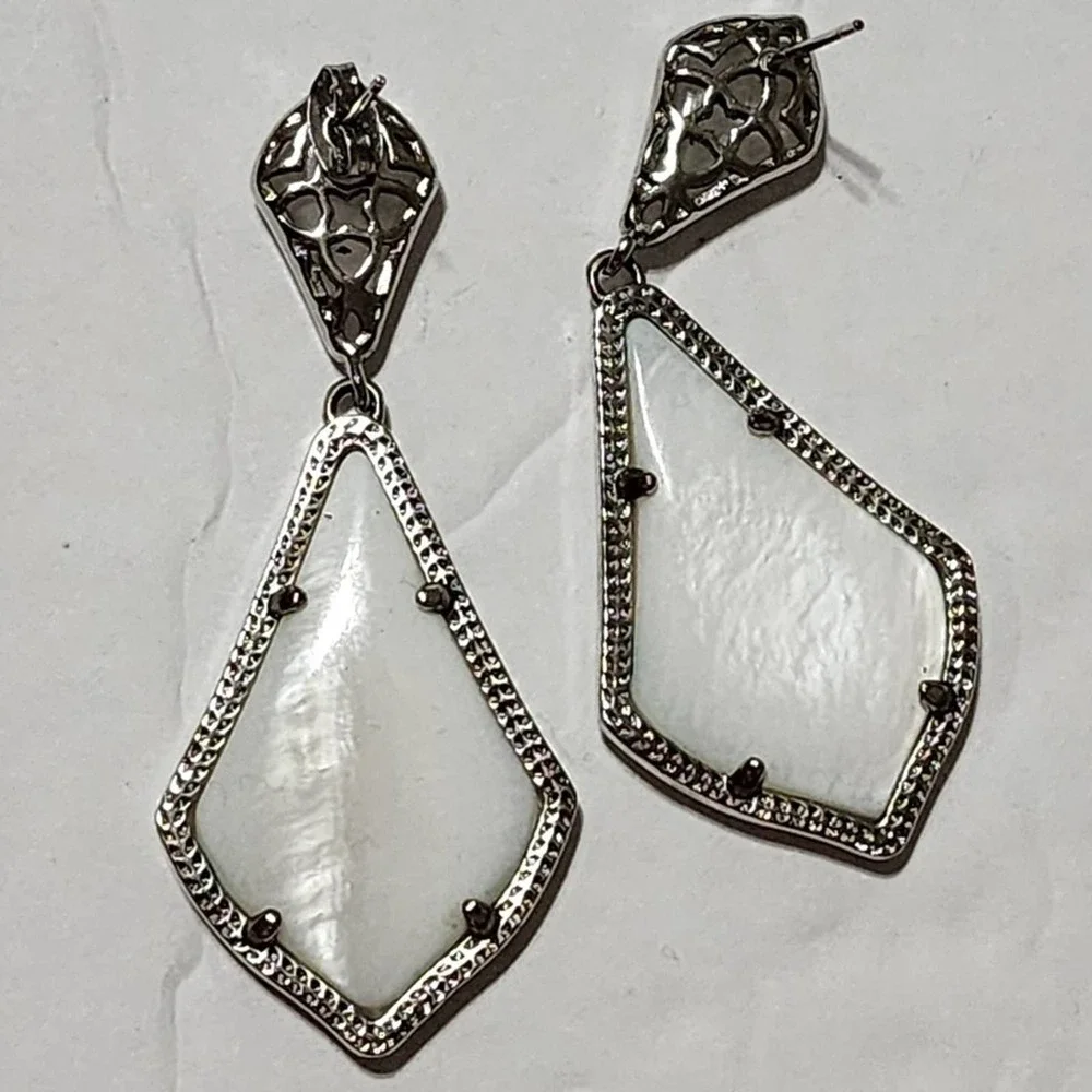 Kendra Scott Alexis mother‎ of pearl clear with silver post dangle drop earrings